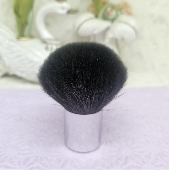 Kabuki Full Coverage Foundation Powder Brush - Picture 1 of 5